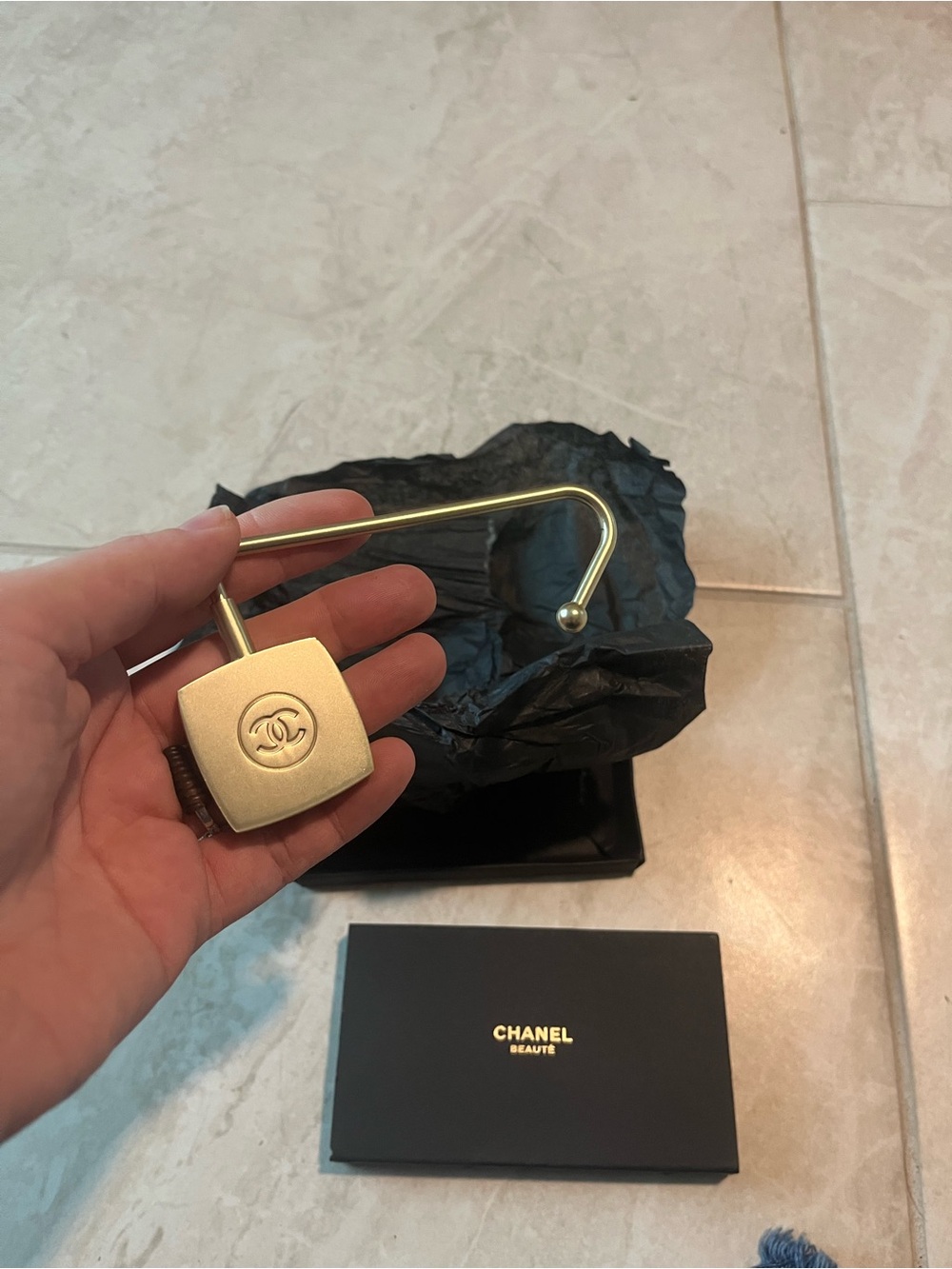 CHANEL Gold CC Logo Purse Hook